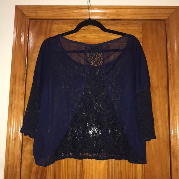 Navy Lace Too - Picture 2 of 4